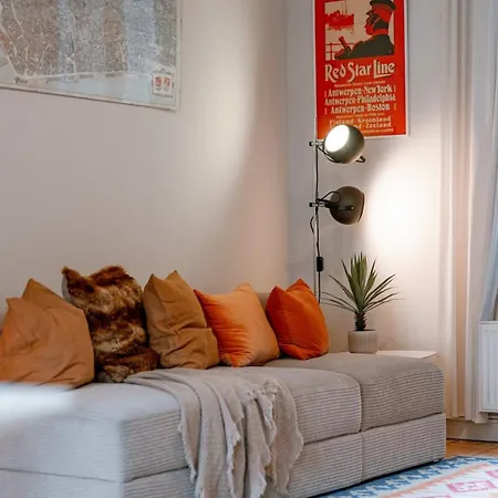 Huswell - Charming Mansion In Vibrant