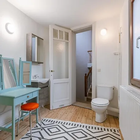 Huswell - Charming Mansion In Vibrant *