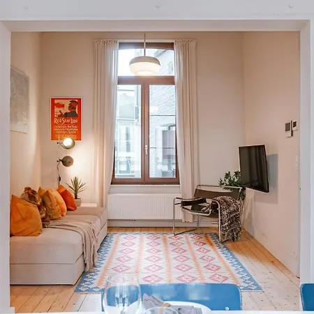 Huswell - Charming Mansion In Vibrant *