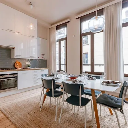 Huswell - Charming Mansion In Vibrant * אנטוורפן